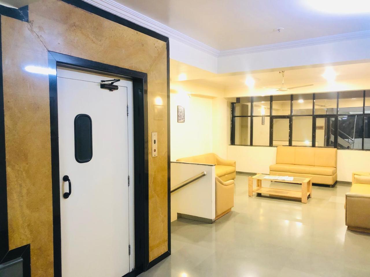 Hotel New Uttam Hira Palace Nashik Dış mekan fotoğraf